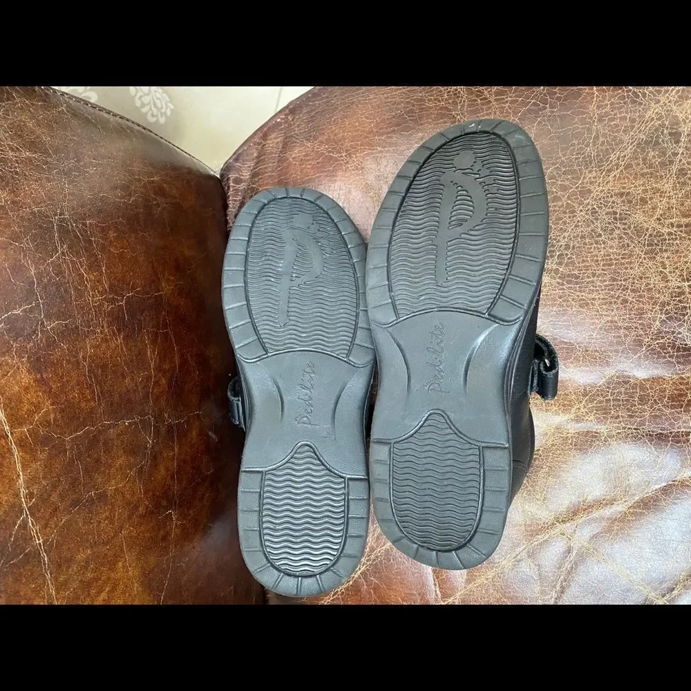 NWOB! Ped-Lite black light weight shoes 9.5W